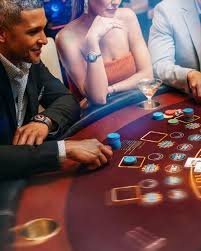 Meja live baccarat dengan kartu kerja